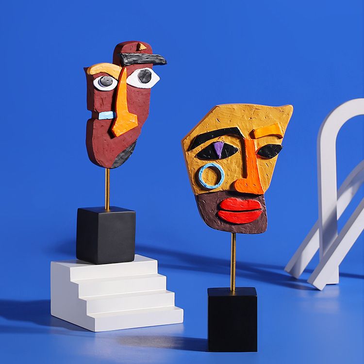 Tv Art And Craft - Creativo astratto volto umano colorato scultura